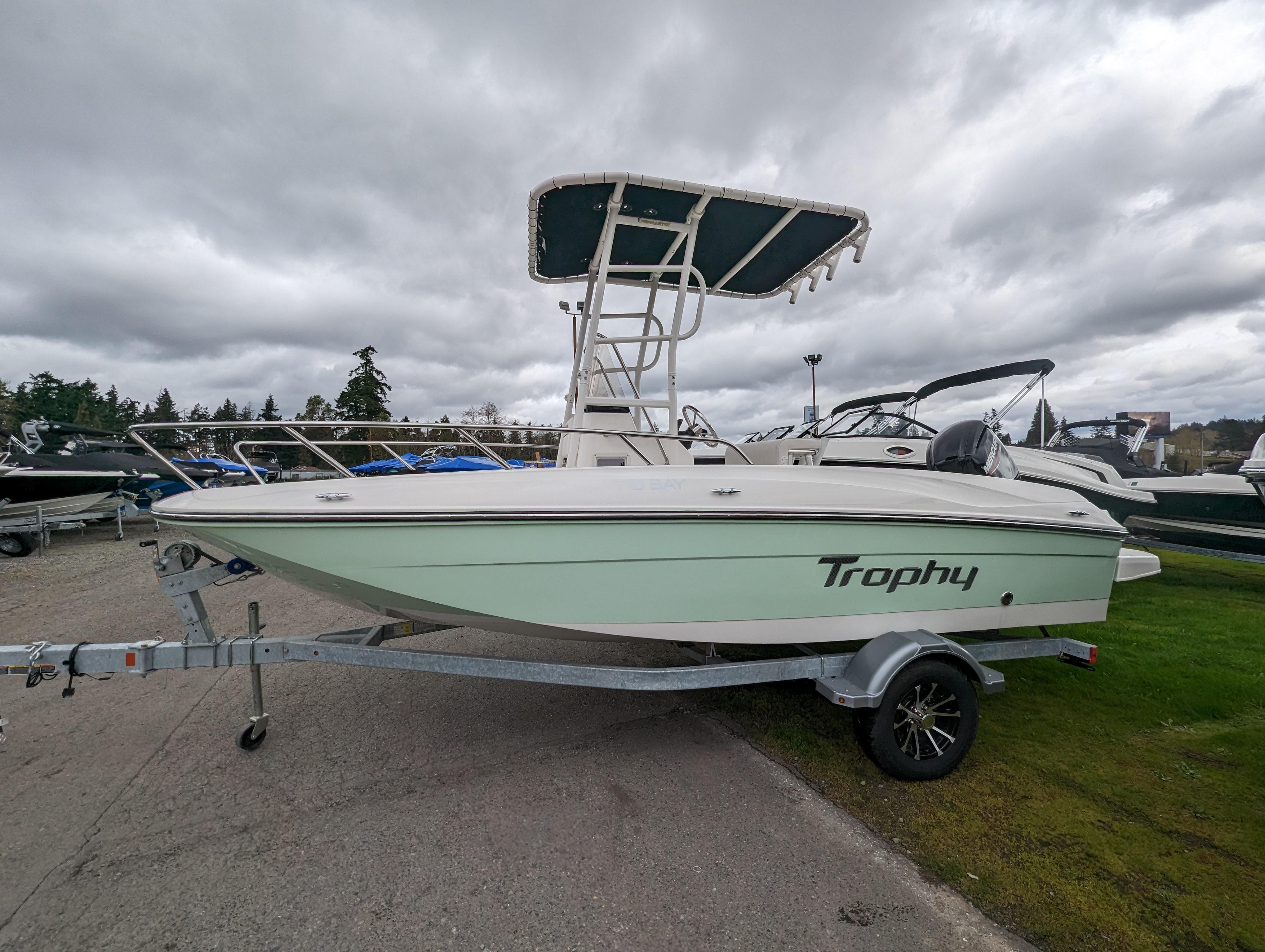 2022 Trophy TROPHY T18BAY