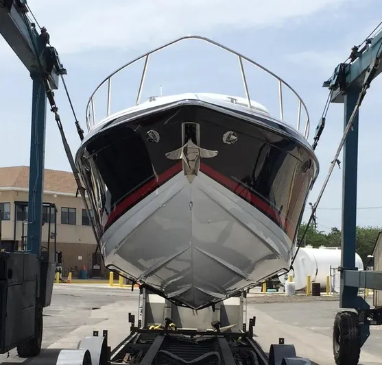  Yacht Photos Pics 2015 Formula 400 FX8 boat being lifted for maintenance.