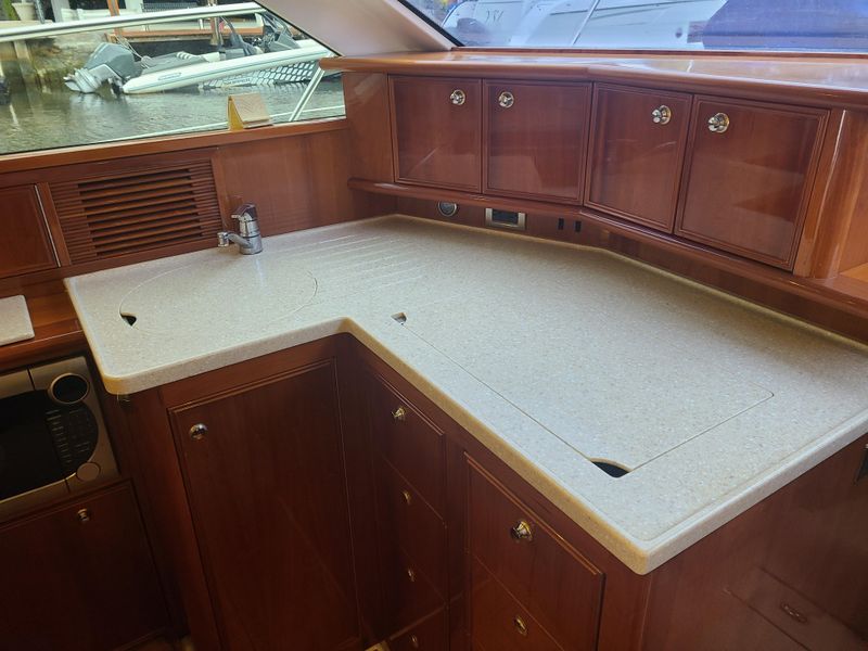 2009 Riviera 47 Enclosed Flybridge Series II