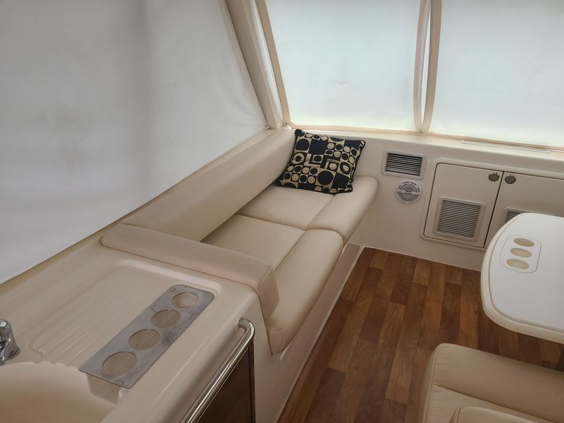 2009 Riviera 47 Enclosed Flybridge Series II