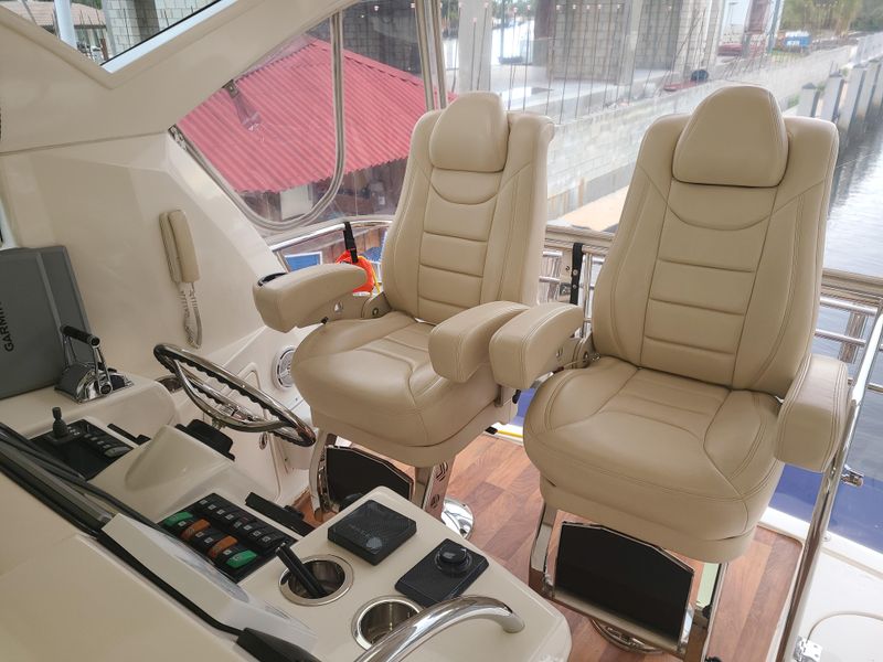 2009 Riviera 47 Enclosed Flybridge Series II