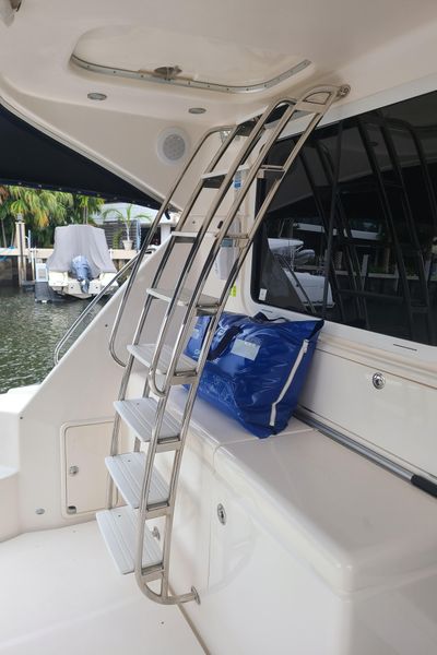 2009 Riviera 47 Enclosed Flybridge Series II