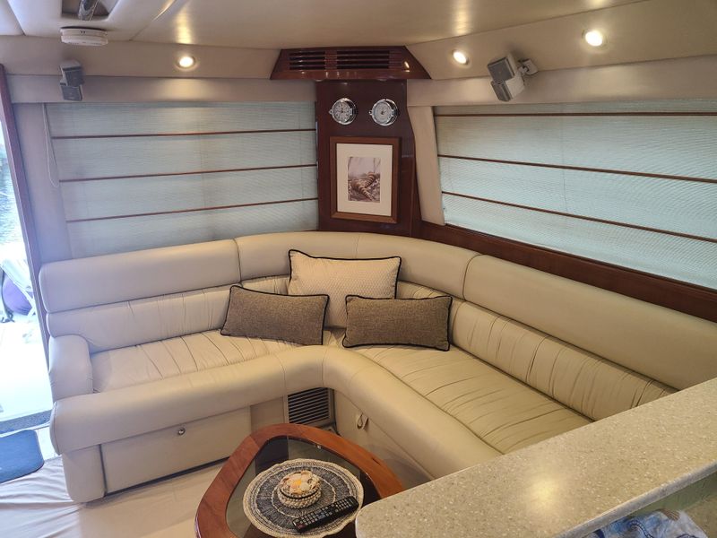 2009 Riviera 47 Enclosed Flybridge Series II