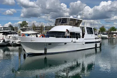 TransWorld Cockpit Motoryacht