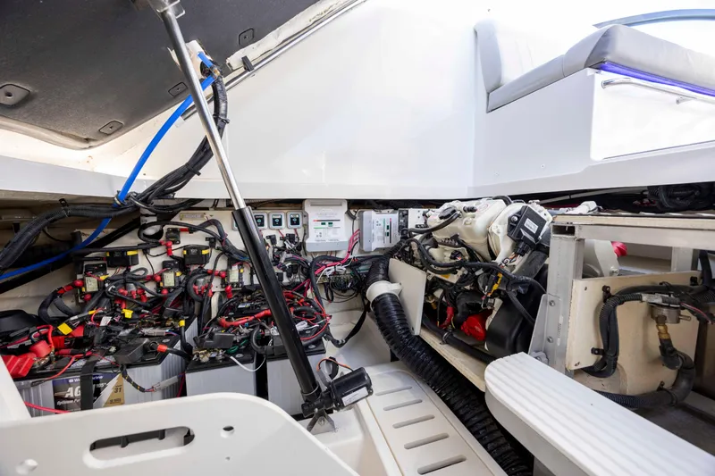  Yacht Photos Pics 2020 Sea Ray Sundancer 320 Outboard engine compartment with wiring and components.