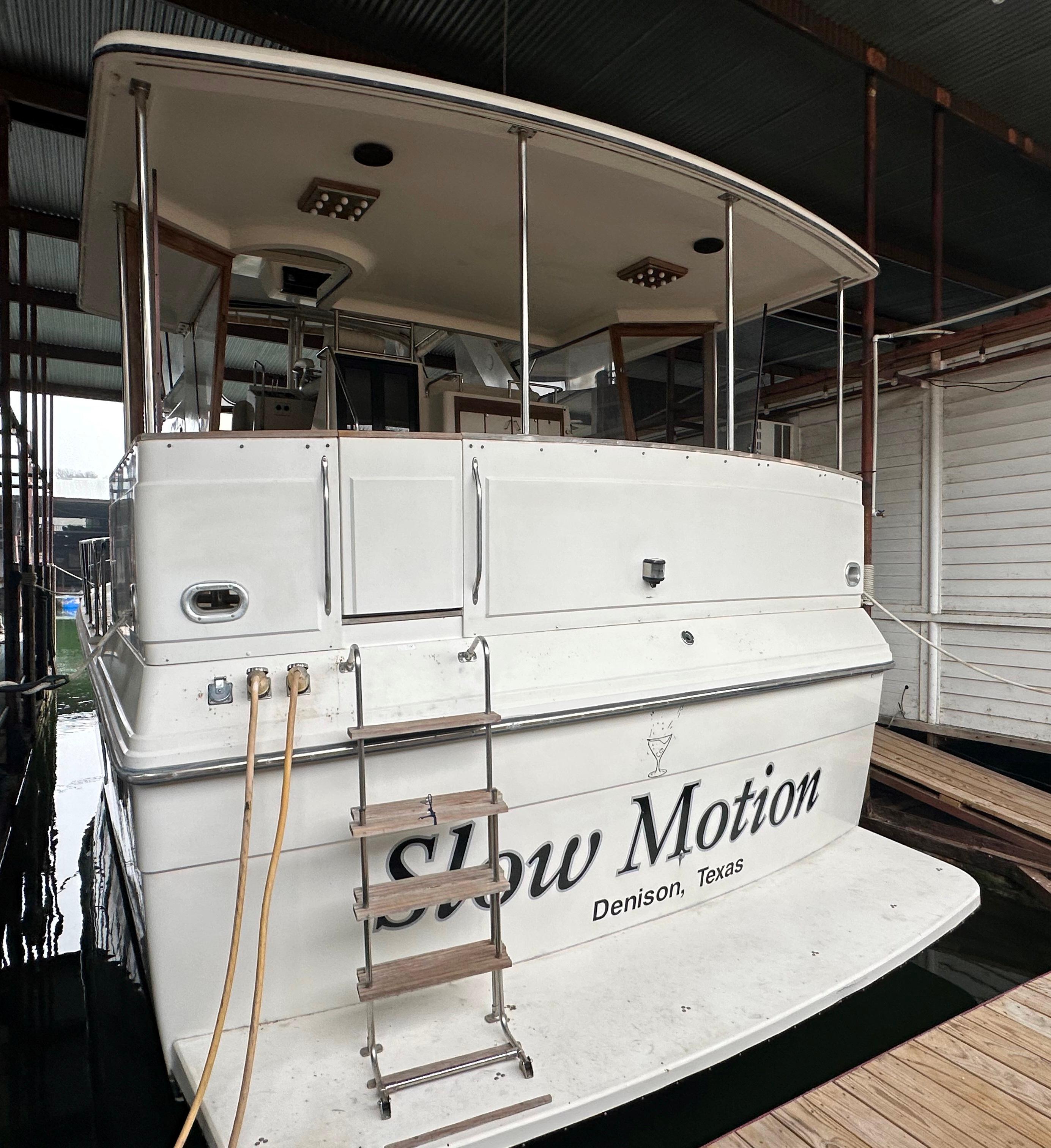 Carver 42 Aft Cabin Motor Yacht