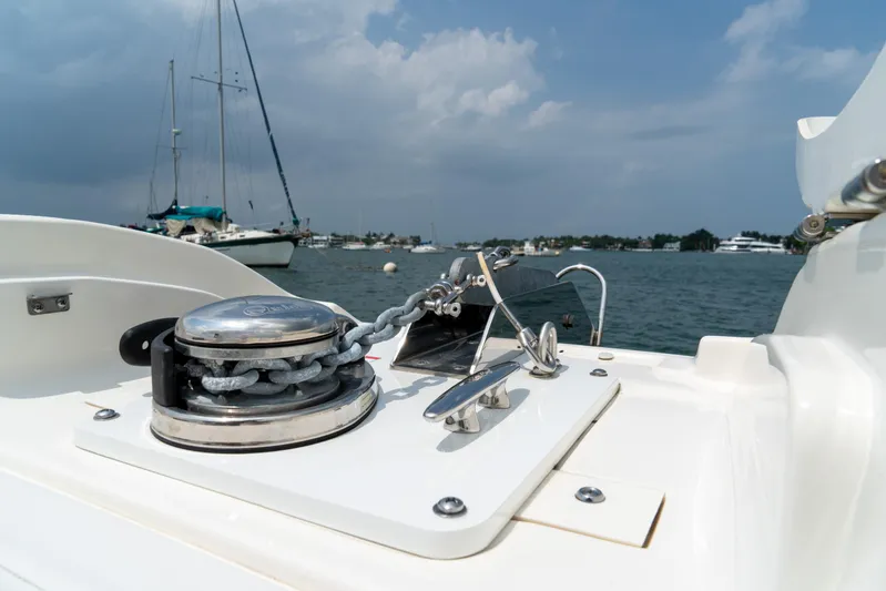  Yacht Photos Pics 2022 Sea Ray SDX 290 Outboard boat anchor system on a sunny day.