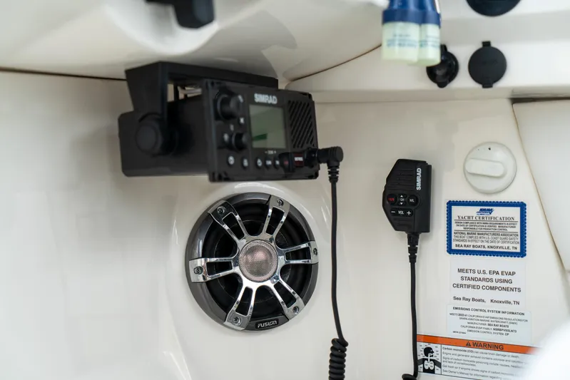  Yacht Photos Pics 2022 Sea Ray SDX 290 Outboard interior with radio and speaker system.