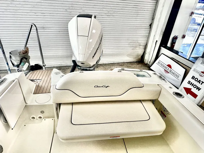  Yacht Photos Pics 2024 Chris-craft 24 Calypso - Image 4