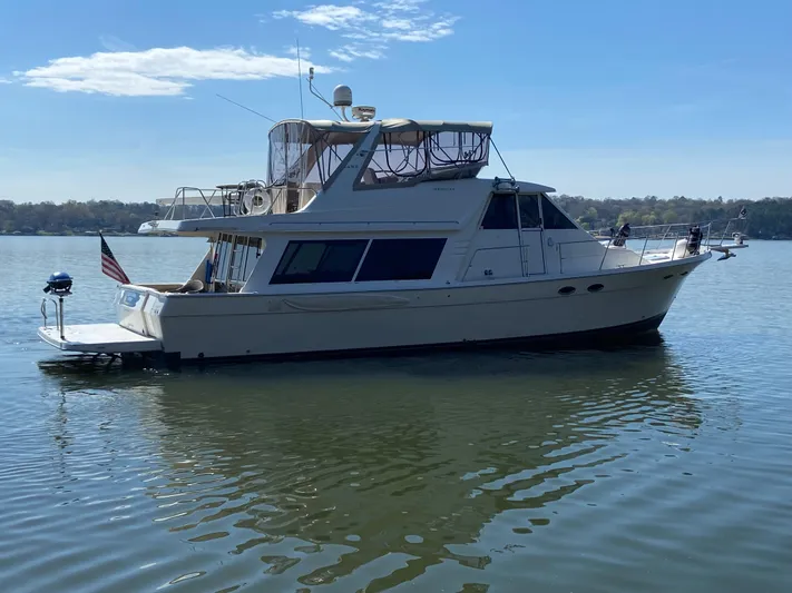 Huckleberry Friend Yacht Photos Pics 