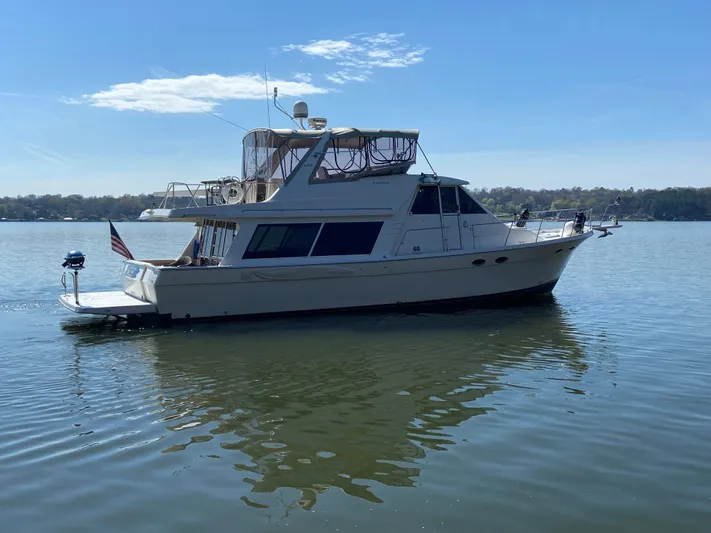 Huckleberry Friend Yacht Photos Pics 