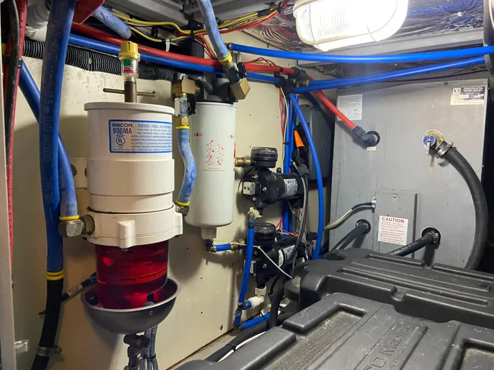 Huckleberry Friend Yacht Photos Pics 