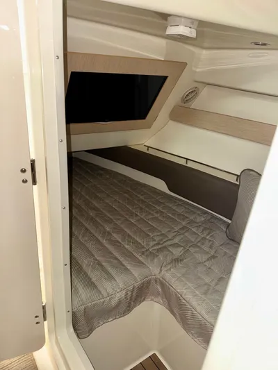  Yacht Photos Pics 2024 CHRIS-CRAFT 35 CALYPSO - Image 13