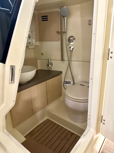  Yacht Photos Pics 2024 CHRIS-CRAFT 35 CALYPSO - Image 11