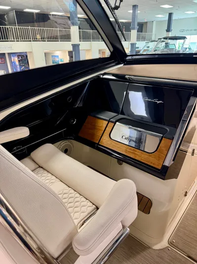  Yacht Photos Pics 2024 CHRIS-CRAFT 35 CALYPSO - Image 10