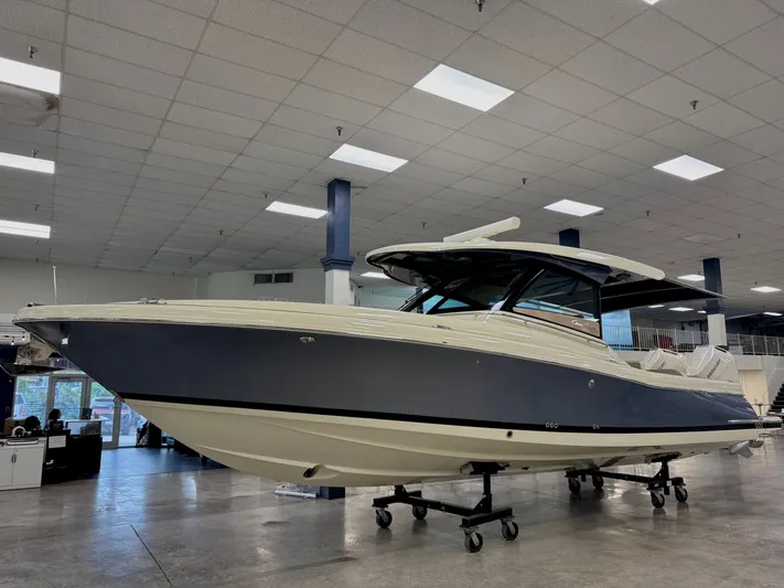  Yacht Photos Pics 2024 CHRIS-CRAFT 35 CALYPSO - Image 1