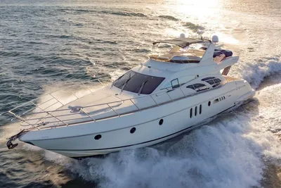 Azimut 62E