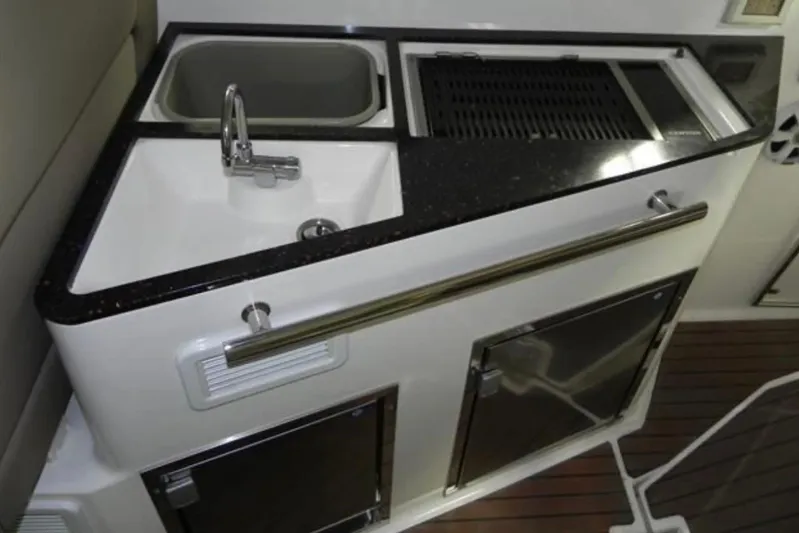 Roe Boat Yacht Photos Pics Summer Kitchen - great for entertaining&nbsp;