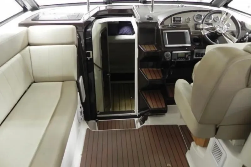 Roe Boat Yacht Photos Pics Helm area