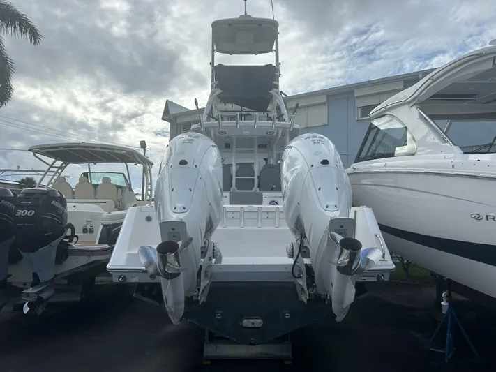  Yacht Photos Pics 2023 Everglades 365 Cc - Image 2