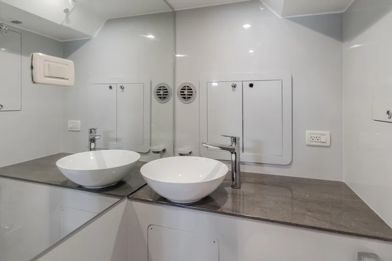 Catch And Release Yacht Photos Pics 