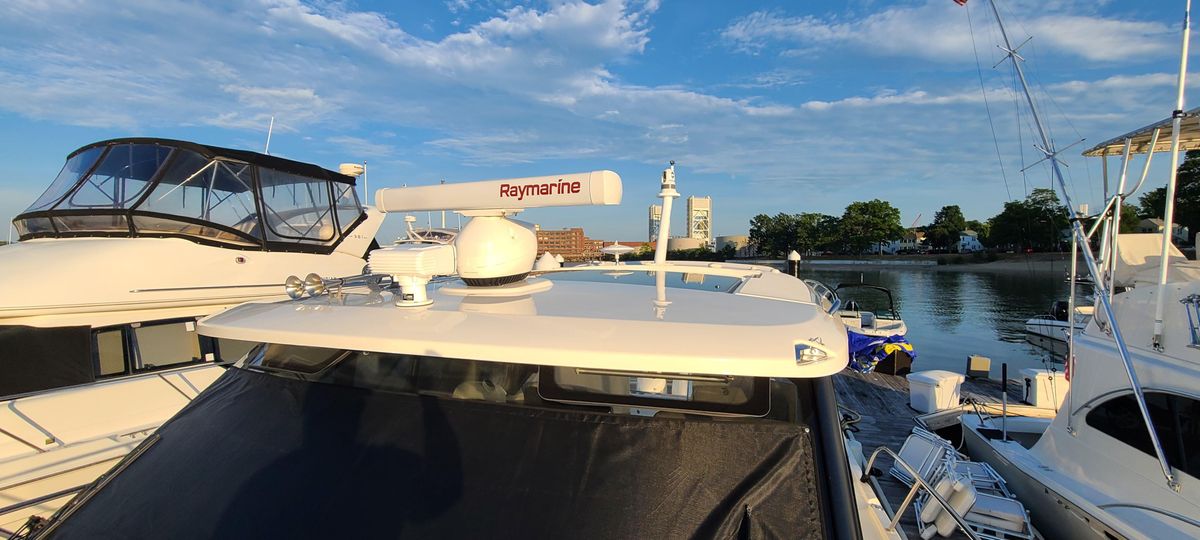 2022 Boston Whaler 405 Conquest