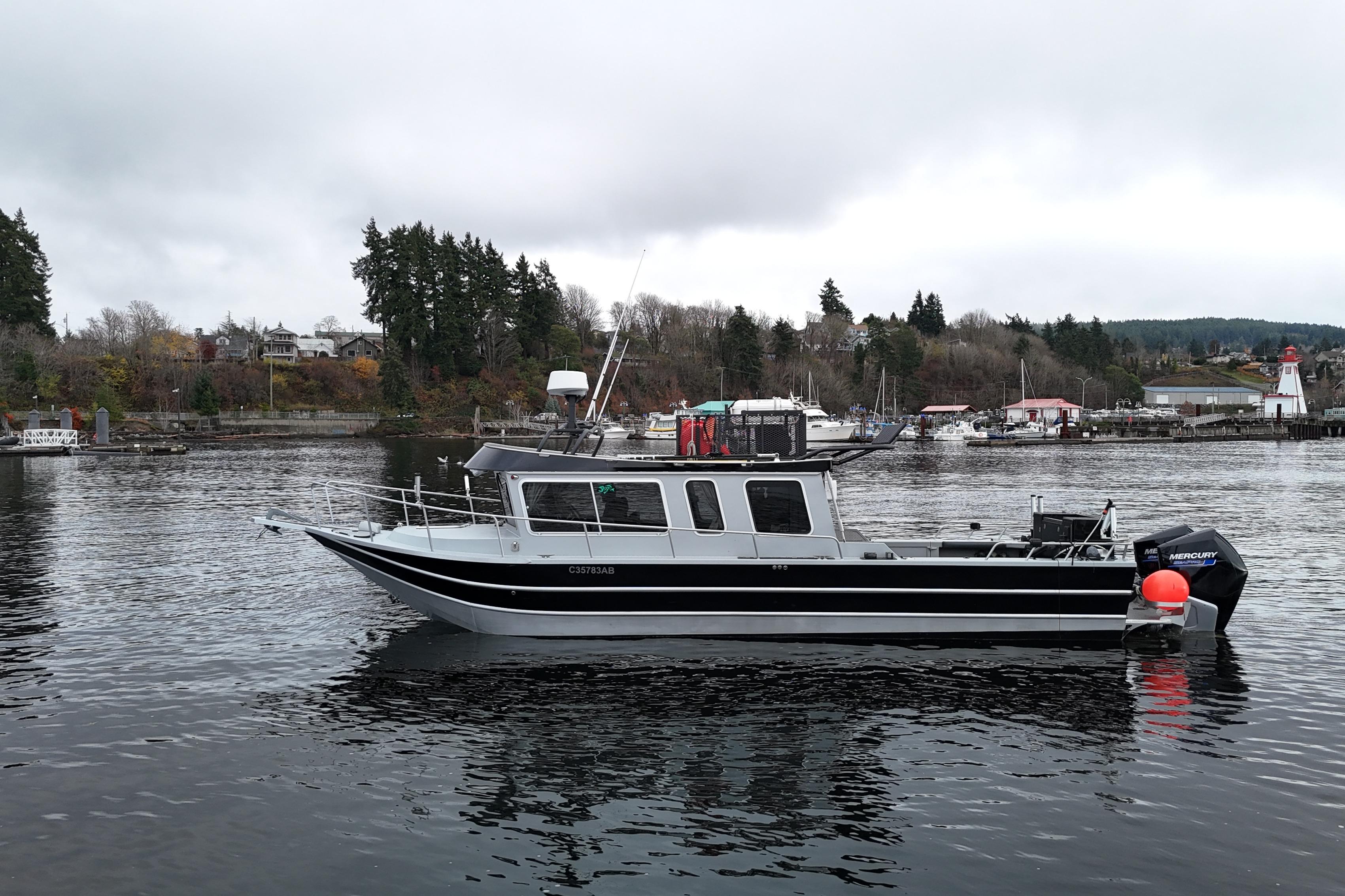 Thunder Jet 32 Pilot Offshore