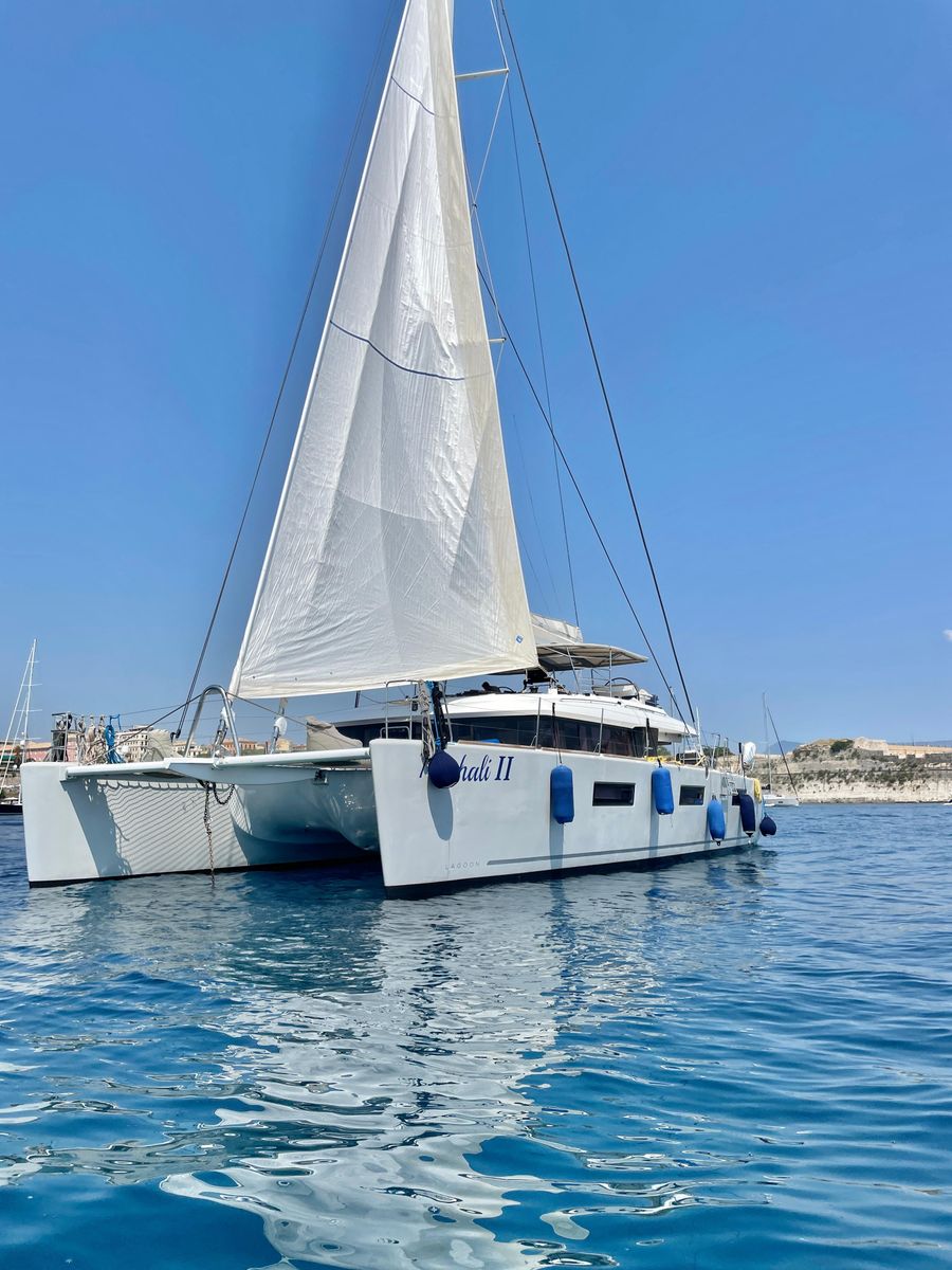 2018 Lagoon 62 
