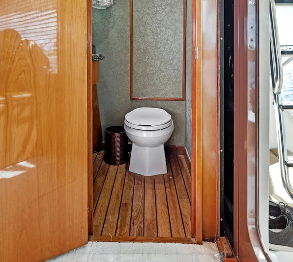 Nautical Nomad Yacht Photos Pics 