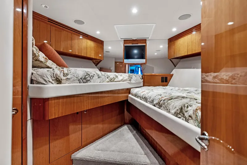 Nautical Nomad Yacht Photos Pics 