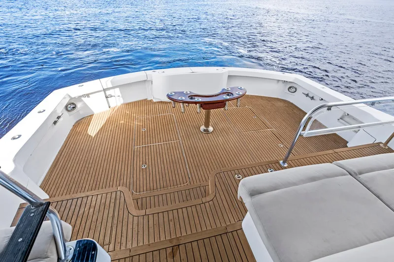 Nautical Nomad Yacht Photos Pics 