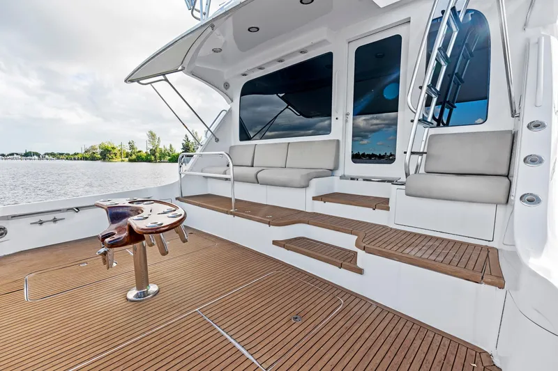 Nautical Nomad Yacht Photos Pics 