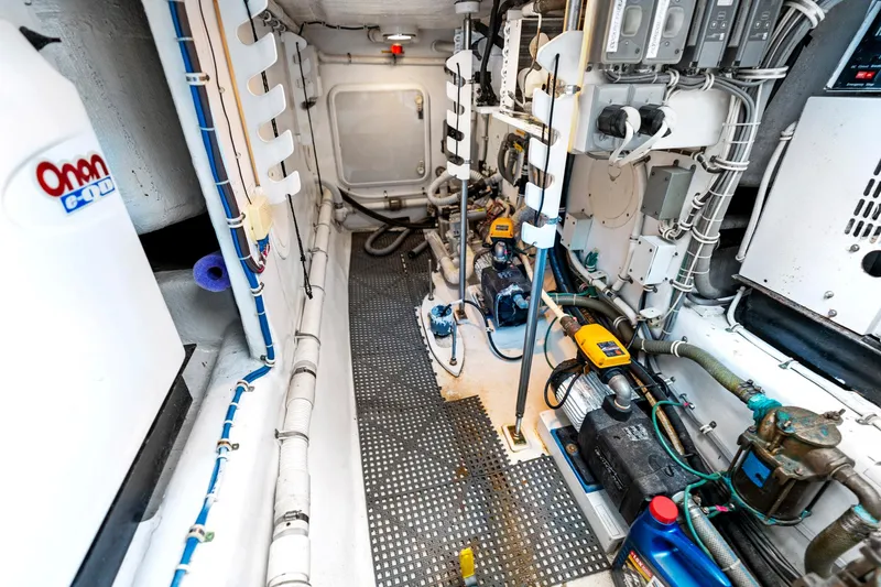 Nautical Nomad Yacht Photos Pics 