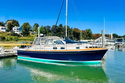 Grand Banks Eastbay 38