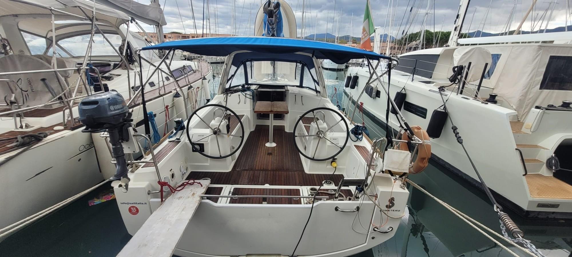 2017 Beneteau Oceanis 35.1
