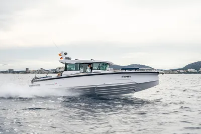 Axopar 29 XC Cross Cabin