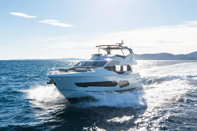 2024 Sunseeker 76 Yacht