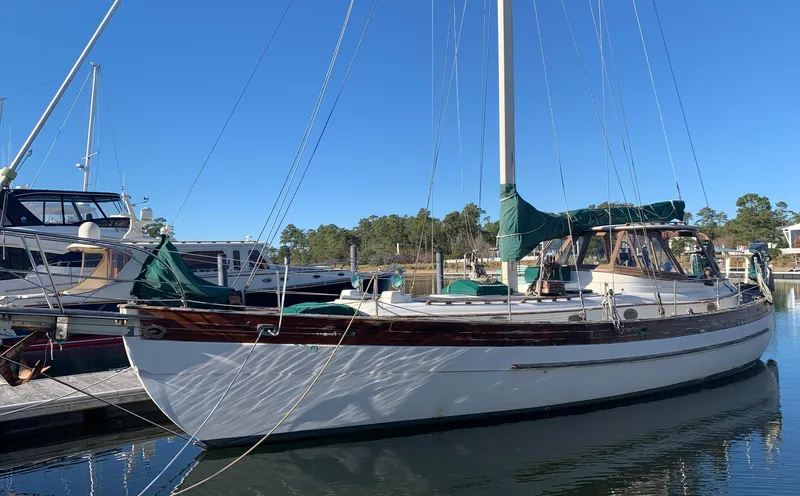 Legacy Yacht Photos Pics 