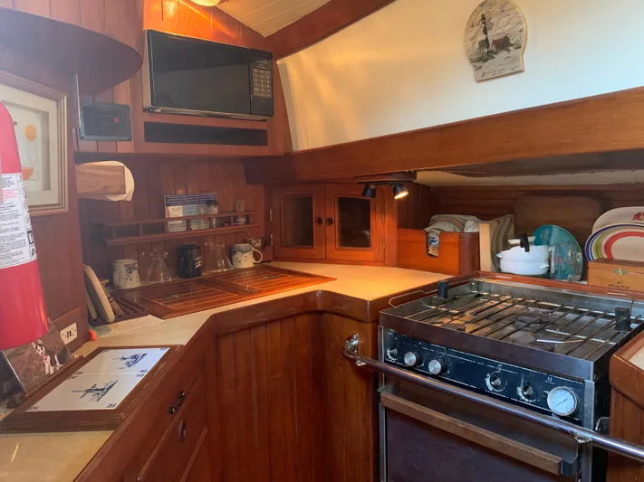 Legacy Yacht Photos Pics 