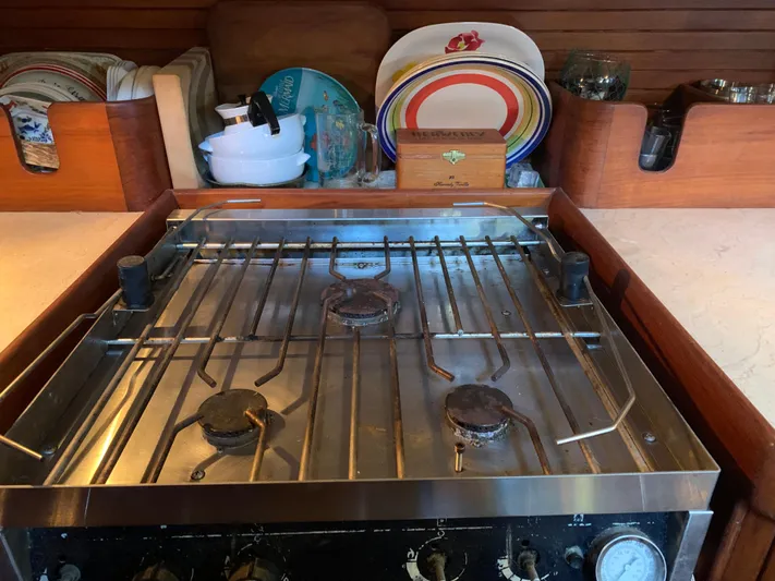 Legacy Yacht Photos Pics 