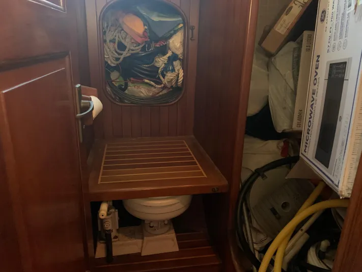 Legacy Yacht Photos Pics 