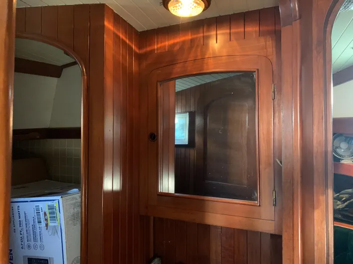 Legacy Yacht Photos Pics 