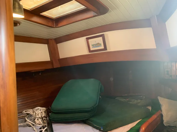 Legacy Yacht Photos Pics 