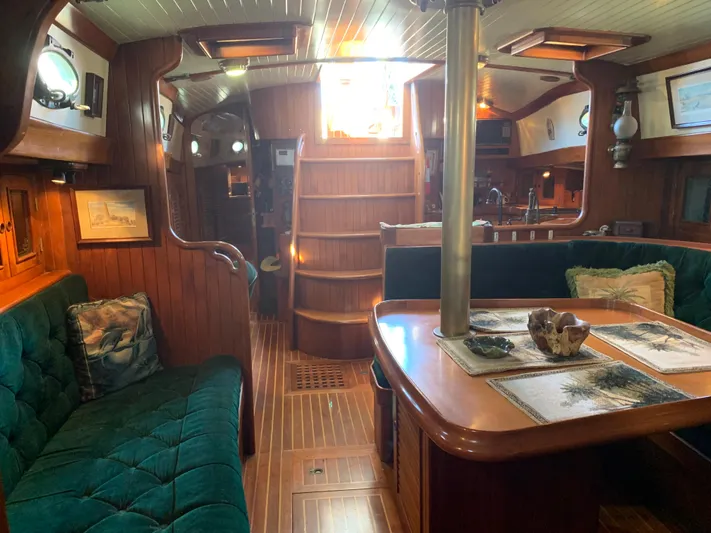 Legacy Yacht Photos Pics 