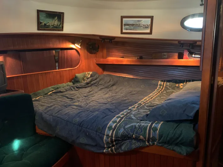 Legacy Yacht Photos Pics 