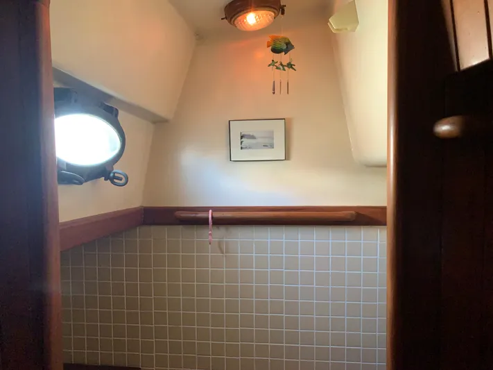 Legacy Yacht Photos Pics 