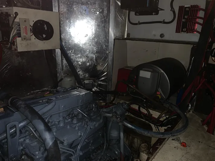 Legacy Yacht Photos Pics 