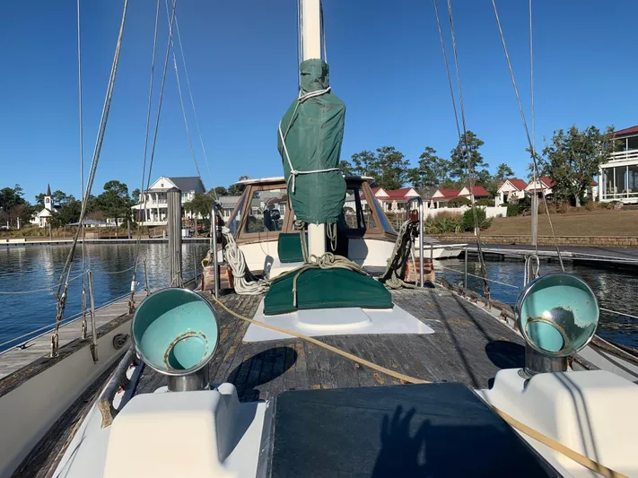 Legacy Yacht Photos Pics 