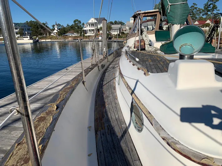 Legacy Yacht Photos Pics 