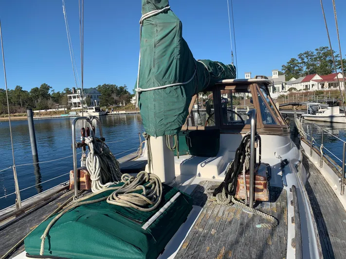 Legacy Yacht Photos Pics 